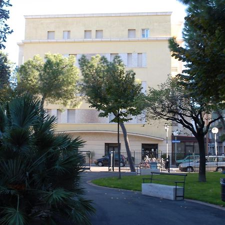 Phi Hotel Ambra Пескара Екстериор снимка